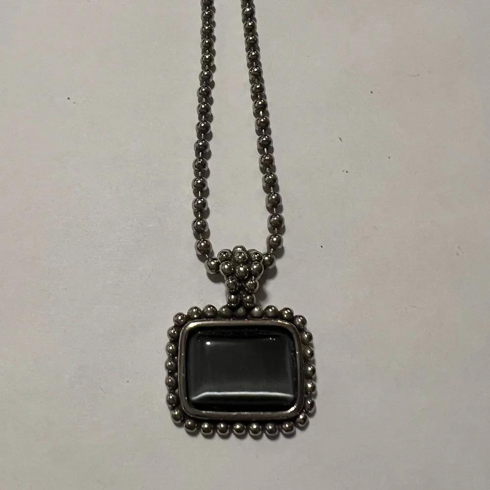 Square cats eye glass necklace - Picture 3 of 5